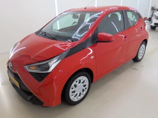 TOYOTA Aygo 1.0 VVT-i x-play x-shift 5d