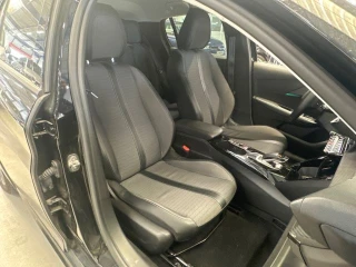 PEUGEOT E-208 208 e-208 136ch Allure Pack