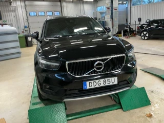 VOLVO XC40 B4 197hk AWD Momentum Aut Teknik H/K Drag ** TEST link down below