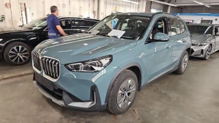 BMW iX1