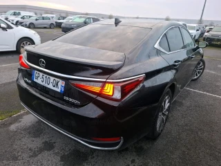 Lexus ES 300h Business Plus
