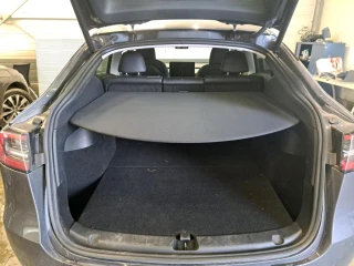 Tesla Y Model Long Range AWD