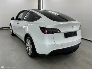 Tesla Y BEV AUTO RWD