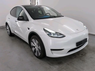 Tesla Y Standard Range RWD