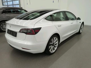 Tesla Model 3 Standard Range RWD