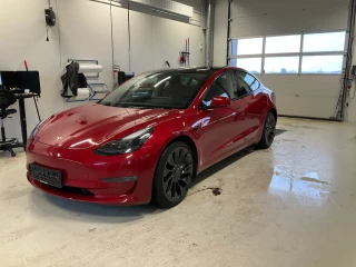Tesla Model 3 Long-Range Dual Motor 4WD