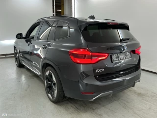 BMW IX3 80KWH