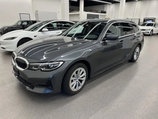 BMW Series 3 2.0 318D Touring 