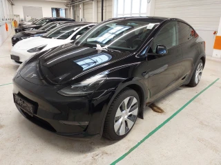 Tesla Y Model Long Range AWD