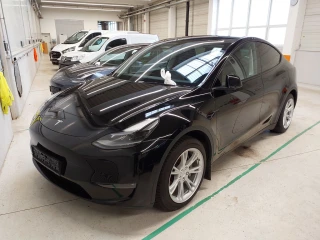 Tesla Y Model Long Range AWD