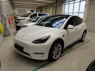 Tesla Y Model Long Range AWD