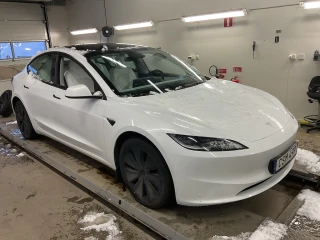 Tesla Model 3 Long-Range Dual Motor 4WD