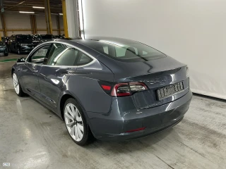Tesla Model 3 Long-Range Dual Motor 4WD