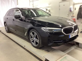 BMW 5-serie 530e Touring Connected Skinn Kamera