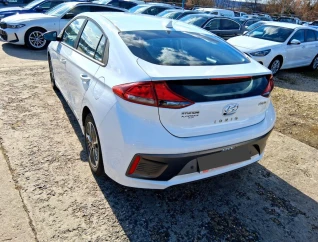 Hyundai IONIQ 1.6 Gdi Plug-In Comfort