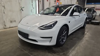 Tesla Model 3 Standard Range Plus RWD