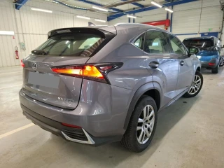 Lexus NX 300h 2WD 