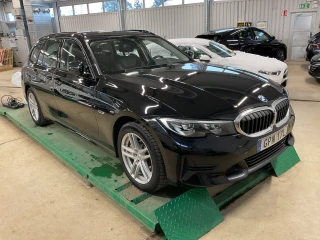 BMW Series 3 330e xDrive 292hk Sport Line