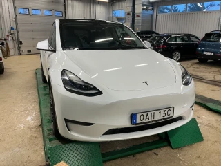 Tesla Y Model Long Range AWD