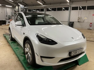 Tesla Y Standard Range RWD