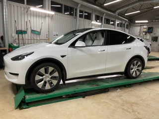 Tesla Y Standard Range RWD