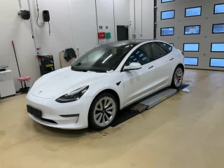 Tesla Model 3 Long-Range Dual Motor AWD