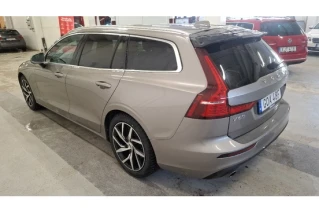 Volvo V60 B5 AWD MOMENTUM ADVANCED 250HP