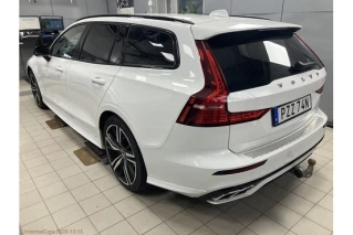 Volvo V60 RECHARGE T8 AWD R-DESIGN 392HP