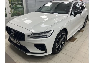 Volvo V60 RECHARGE T8 AWD R-DESIGN 392HP