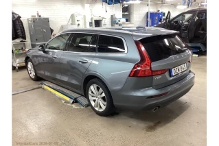 Volvo V60 B4 DIESEL MOMENTUM ADVANCED SE P-SUPPORT