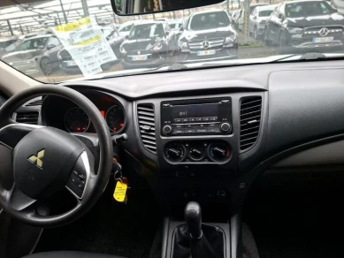 Mitsubishi L200 plateau dble cabine