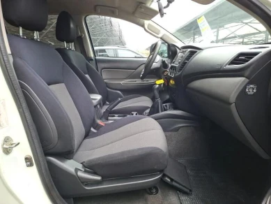 Mitsubishi L200 plateau dble cabine