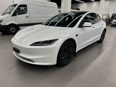 Tesla Model 3 Long-Range Dual Motor 4WD