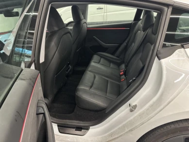 Tesla Model 3 Long-Range Dual Motor 4WD