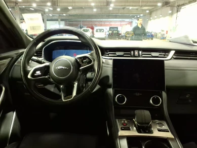 Jaguar F-Pace 2.0 D165 AWD