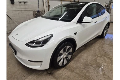 Tesla Y Model Long Range AWD