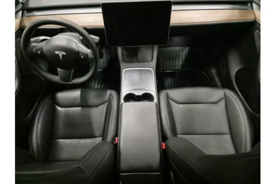Tesla Y Model Long Range AWD