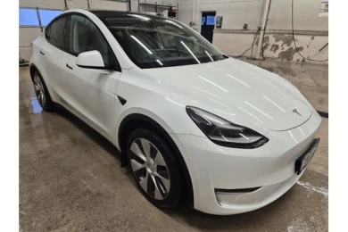 Tesla Y Model Long Range AWD