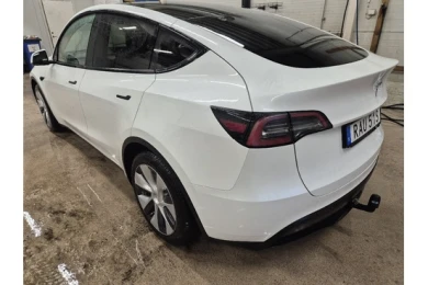 Tesla Y Model Long Range AWD