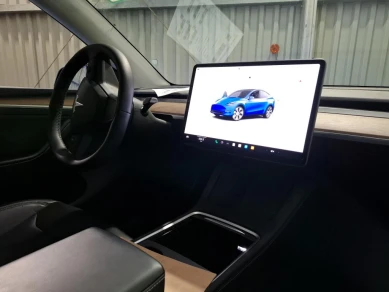 Tesla Y Model Long Range AWD