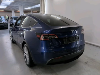 Tesla Y Model Long Range AWD
