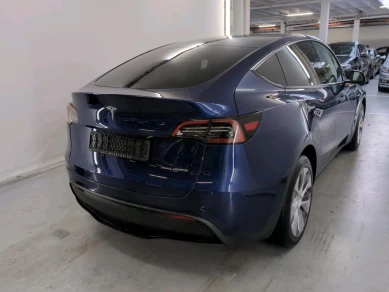 Tesla Y Model Long Range AWD