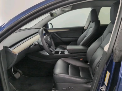 Tesla Y Model Long Range AWD