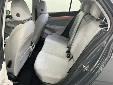 Volkswagen Golf VIII 2.0 SCR TDi 
