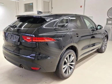 Jaguar F-Pace 2.0 R-SPORT AWD