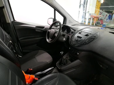 Ford  Transit Courier DSL 1.5 TDCi