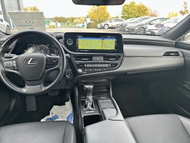Lexus ES 300h Business Plus