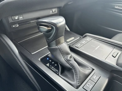 Lexus ES 300h Business Plus