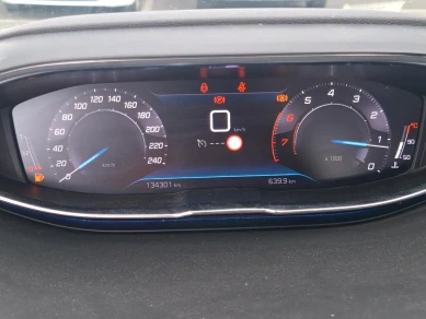 SPRZEDANY Peugeot 5008 PureTech 130 Stop & Start Active Business-Paket