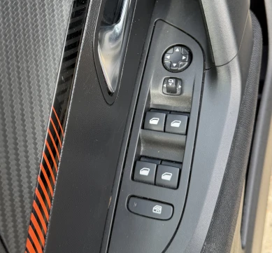 Peugeot 2008 PureTech 100 Active S&S BVM6